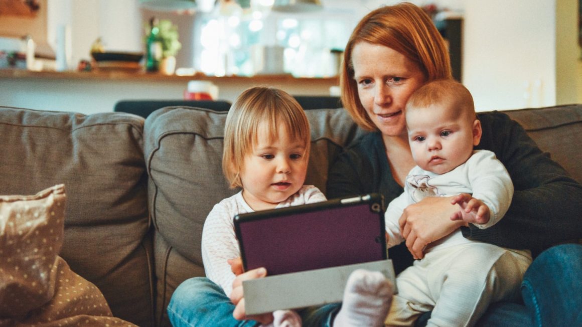 how-long-can-children-of-different-ages-use-electronic-products-1