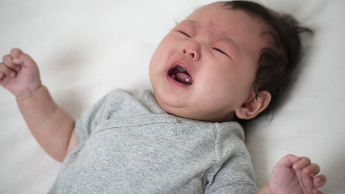 「聽到嬰兒爆哭心好慌!」---當你越能辨識寶寶的哭,越能形成正向的互動循環。